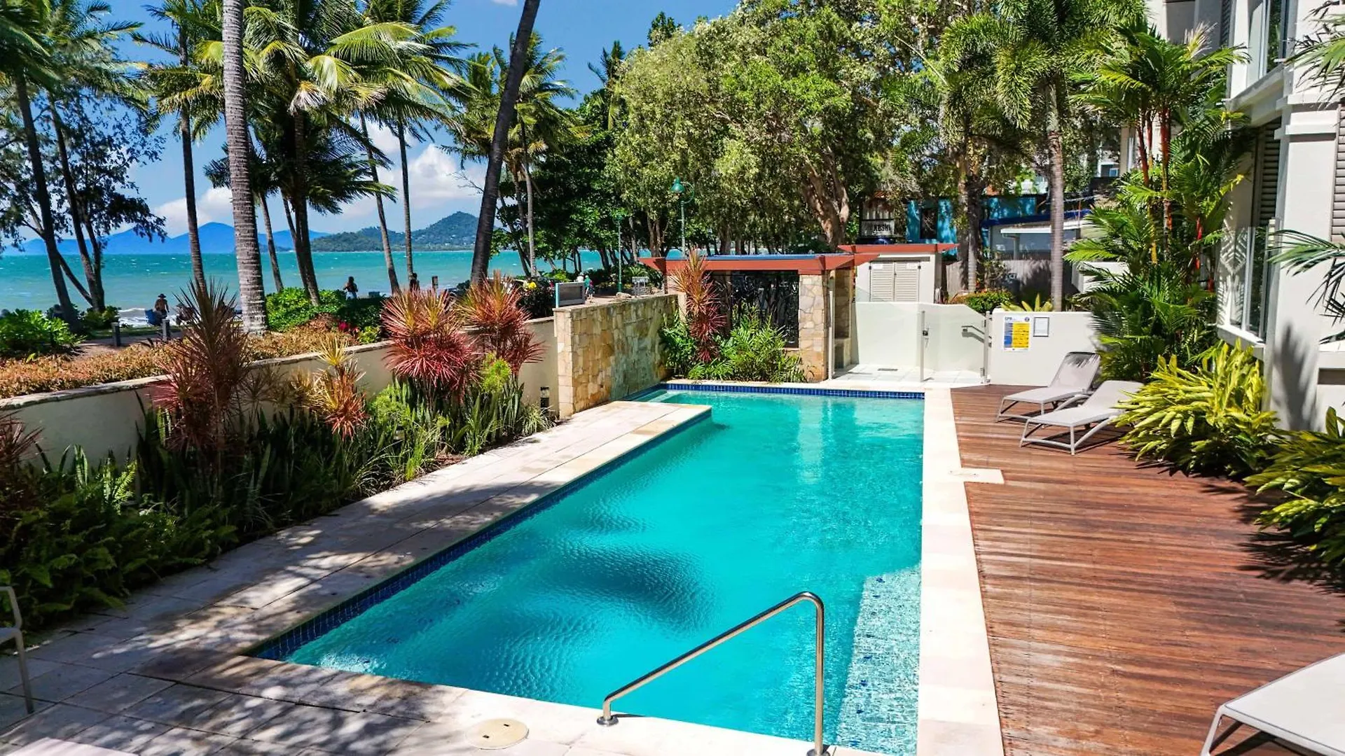 Blanco At Island Views—Beautiful Beachfront Living Palm Cove Apartamento