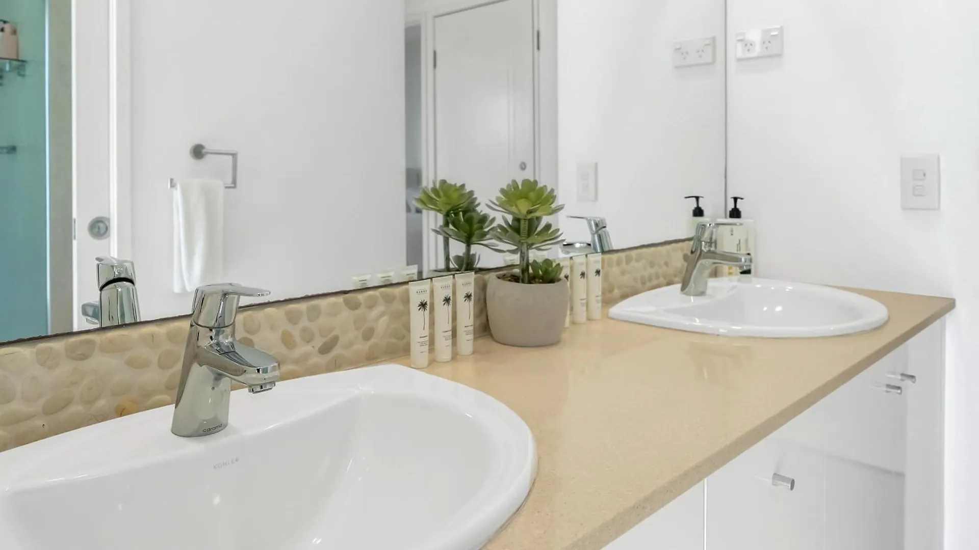 Blanco At Island Views—Beautiful Beachfront Living Palm Cove Australia