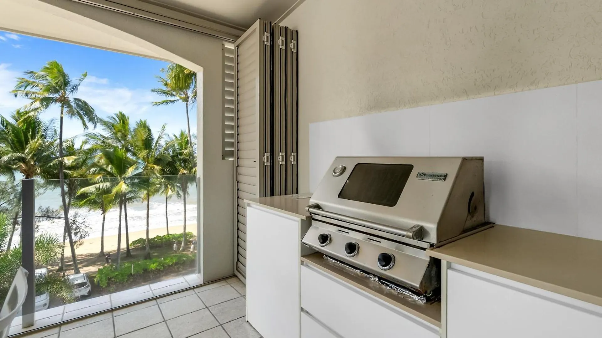 Apartamento Blanco At Island Views—Beautiful Beachfront Living Palm Cove Australia