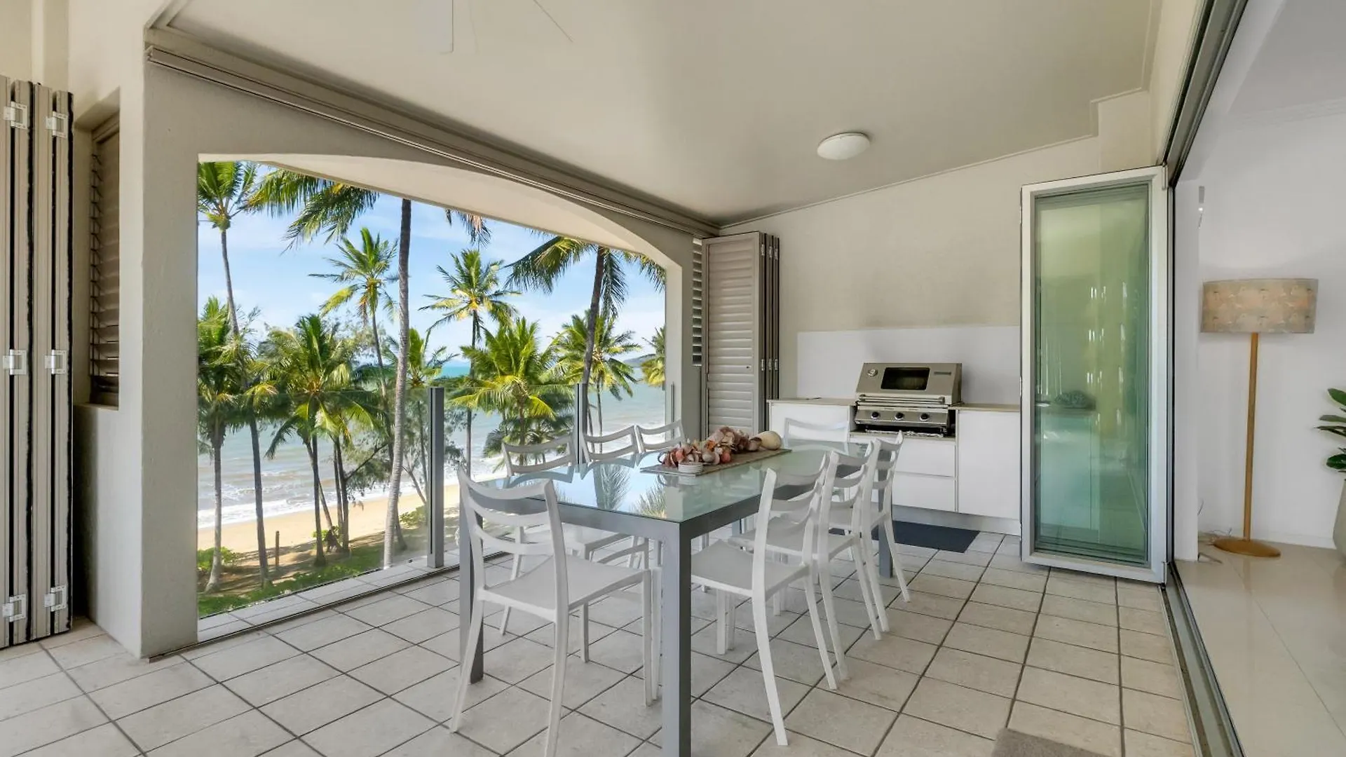 Apartamento Blanco At Island Views—Beautiful Beachfront Living Palm Cove Australia